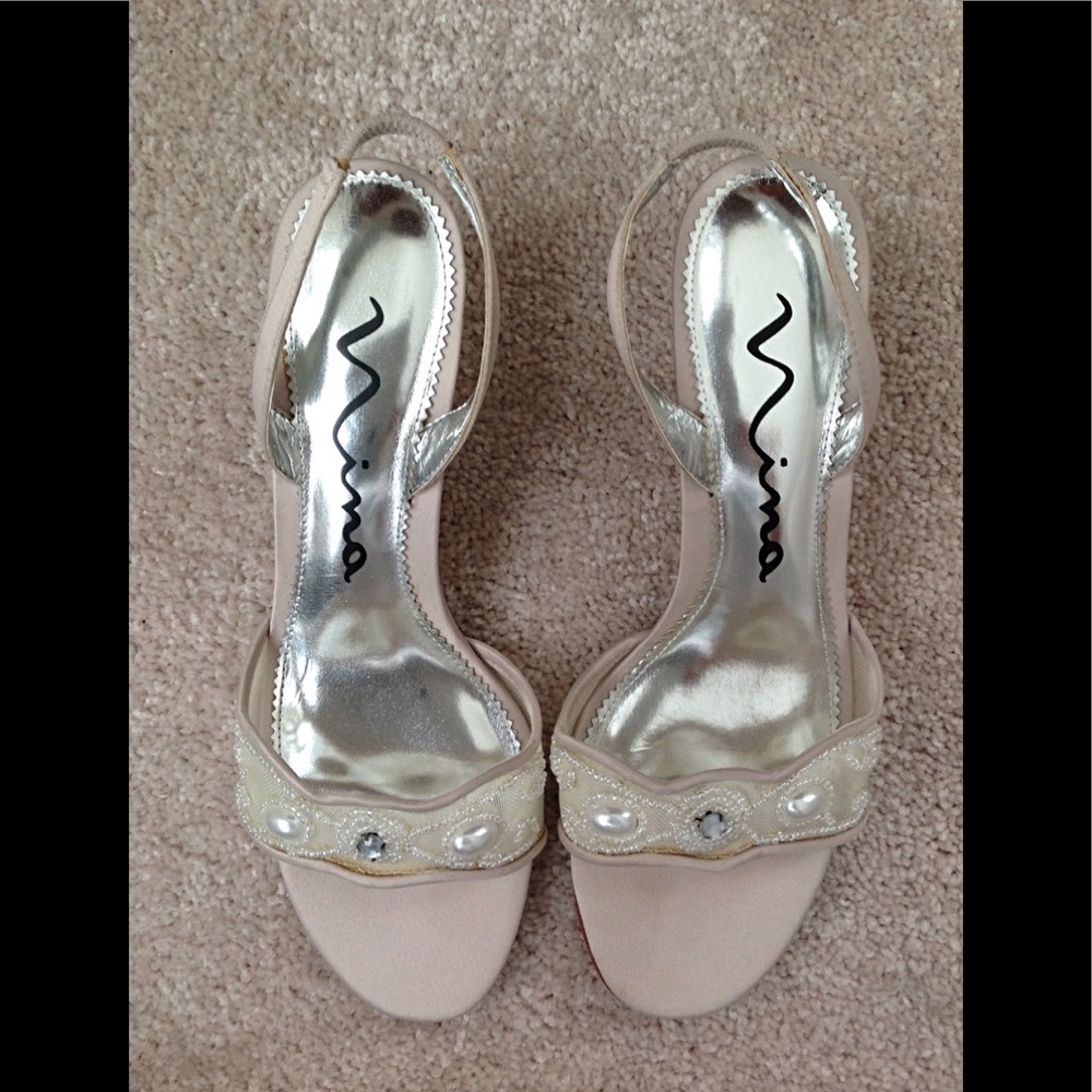 Ladies NINA sling back dress sandal.